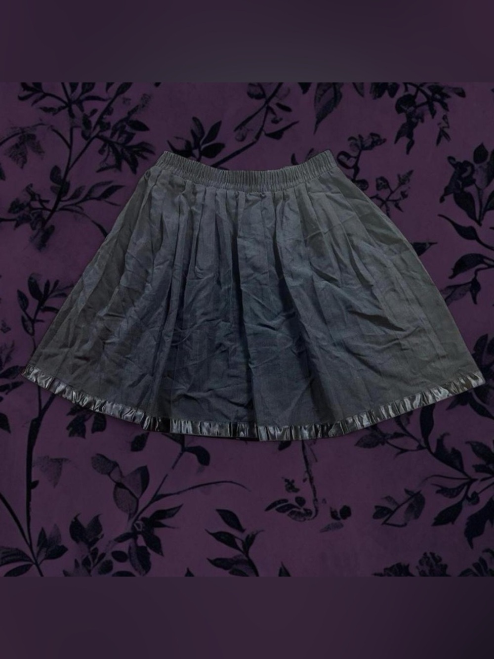 Black Pleated A-Line Skirt - Women